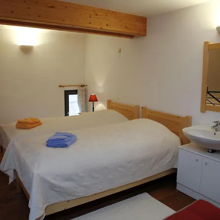 Dom wakacyjny Comfortable Holiday Near Forest In