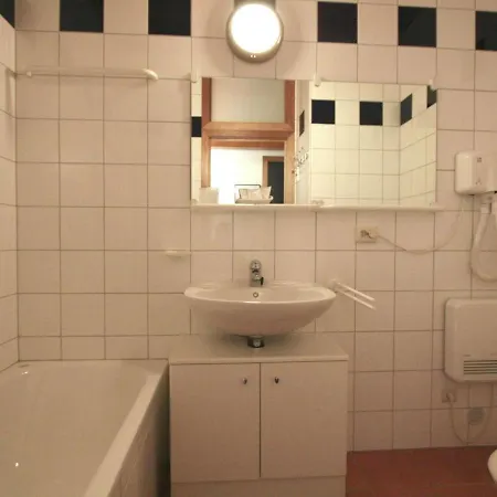 Comfortable Holiday Near Forest In בית נופש *